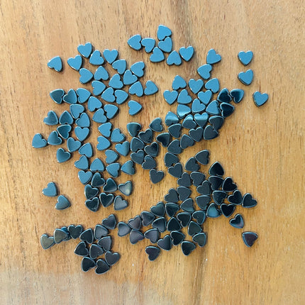 5 x Hematite Hearts | in Anthracite | For Micromacrame, Jewelry &amp; DIY Projects