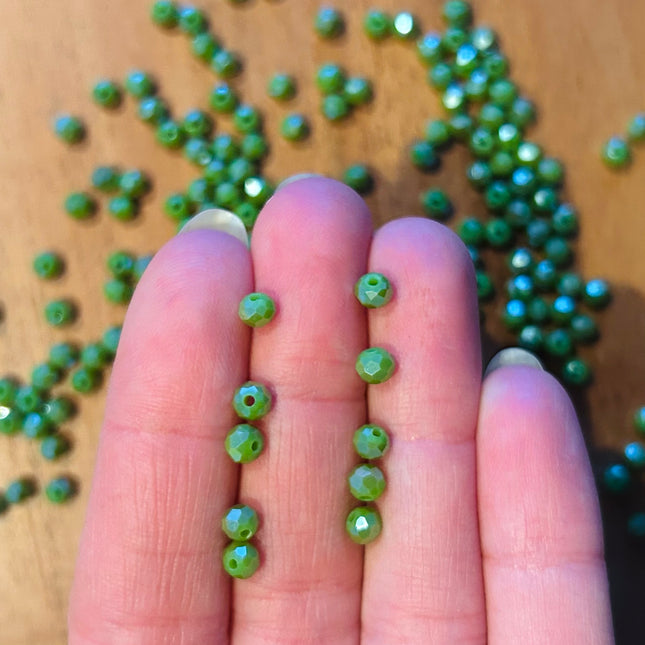 10 x Facettierte Glasperlen | in Olivgrün | 4 mm | Für Mikromakramee, Schmuck & DIY‘s