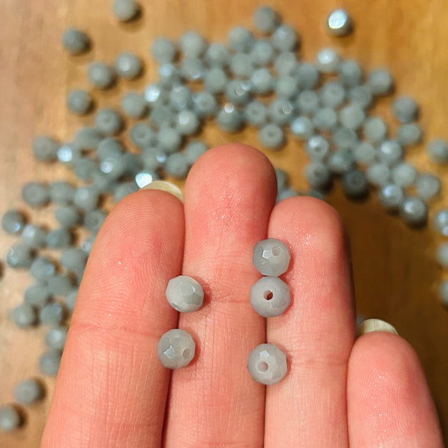 5 x Facettierte Glasperlen | in Hellgrau | 6 mm | Für Mikromakramee, Schmuck & DIY‘s