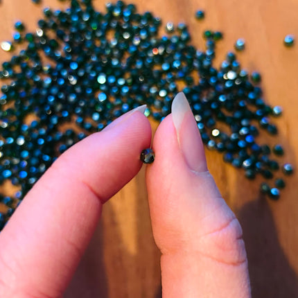 10 x Facettierte Glasperlen | in Dunkelgrün | 3 mm | Für Mikromakramee, Schmuck & DIY‘s