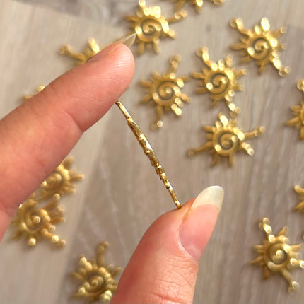 1 x Sonnen-Verbinder | in Gold | 35 x 25 mm | Für Mikromakramee, Schmuck & DIY‘s