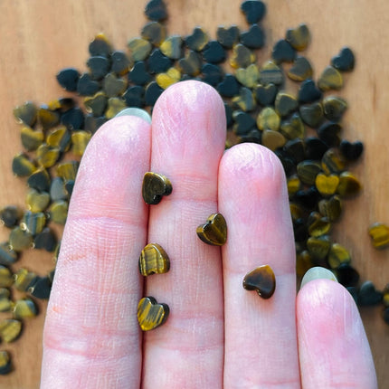 5 x Herzen (Tigerauge) aus Quarz-Edelstein | in Braun | Für Mikromakramee, Schmuck & DIY´s