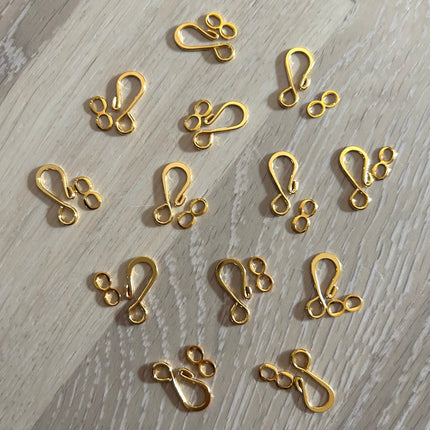 1 x S-Haken | in Gold | 19 x 9 mm | Für Mikromakramee, Schmuck & DIY‘s