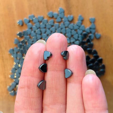 5 x Hematite Hearts | in Anthracite | For Micromacrame, Jewelry &amp; DIY Projects