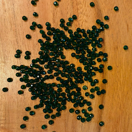 10 x Facettierte Glasperlen | in Dunkelgrün | 4 mm | Für Mikromakramee, Schmuck & DIY‘s