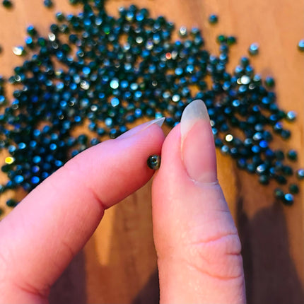 10 x Facettierte Glasperlen | in Dunkelgrün | 3 mm | Für Mikromakramee, Schmuck & DIY‘s