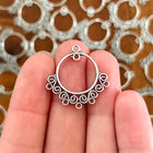 1 x Filigraner Boho Anhänger | in Silber | 23 x 24 mm | Für Mikromakramee, Schmuck & DIY‘s