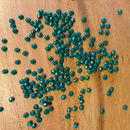 10 x Facettierte Glasperlen | in Dunkelgrün | 4 mm | Für Mikromakramee, Schmuck & DIY‘s