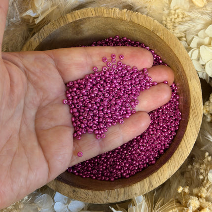 100 x Rocailles - Glasperlen 3 mm |  Metallic Pink | Schmuckperlen für Mikromakramee, Armbänder & DIY