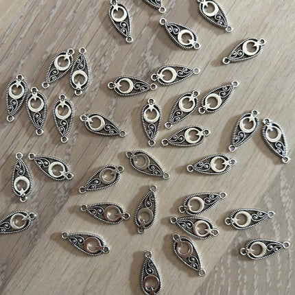 1 x Orientalischer Verbinder | in Altsilber | 21 x 10 mm | Für Mikromakramee, Schmuck & DIY‘s
