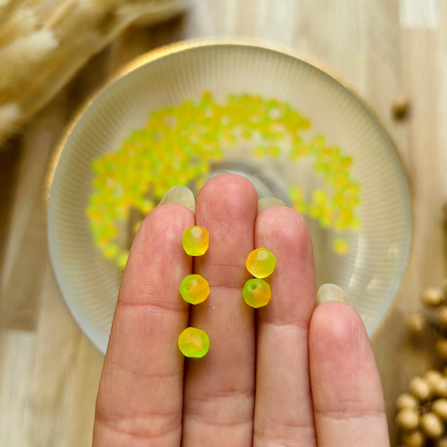 5 x Facettierte Glasperlen | in Matt Grün-Orange | 6 mm | Für Mikromakramee, Schmuck & DIY‘s