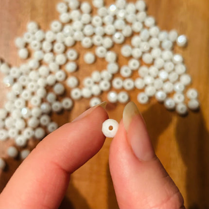 5 x Facettierte Glasperlen | in Weiß | 6 mm | Für Mikromakramee, Schmuck & DIY‘s