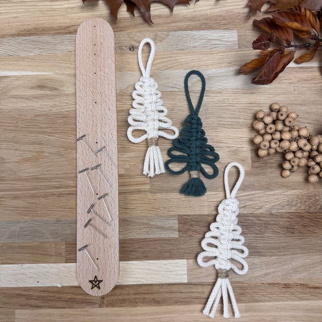 Makramee Weihnachtsbaum Schablone aus Buchenholz  mit 8 T-Pins und im Set mit Klemmbrett