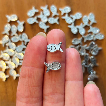 2 x Fisch-Perle aus Metall | in Silberoptik | Für Mikromakramee, Schmuck & DIY‘s