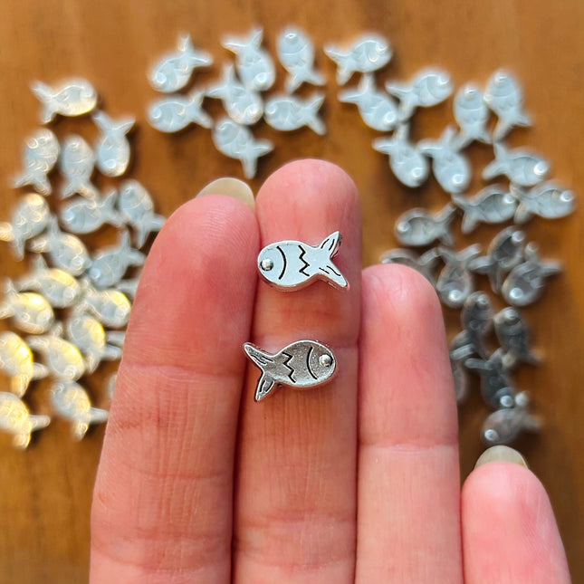 2 x Fisch-Perle aus Metall | in Silberoptik | Für Mikromakramee, Schmuck & DIY‘s