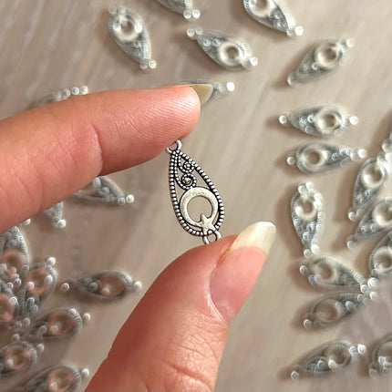 1 x Orientalischer Verbinder | in Altsilber | 21 x 10 mm | Für Mikromakramee, Schmuck & DIY‘s