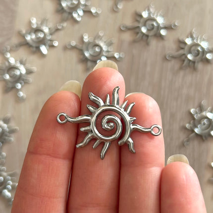 1 x Sonnen-Verbinder | in Silber | 35 x 25 mm | Für Mikromakramee, Schmuck & DIY‘s