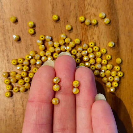 10 x Facettierte Glasperlen | in Amber-Gelb | 4 mm | Für Mikromakramee, Schmuck & DIY‘s