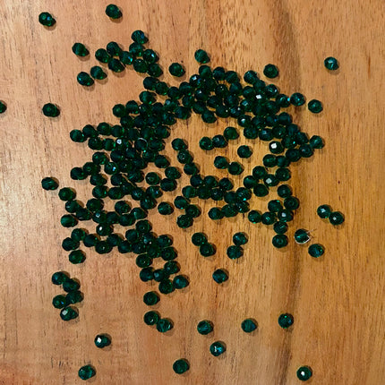 10 x Facettierte Perlen aus Malachit | in Grün | 4 mm | Für Mikromakramee, Schmuck & DIY‘s