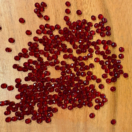 10 x Facettierte Glasperlen | in Rot | 4 mm | Für Mikromakramee, Schmuck & DIY‘s