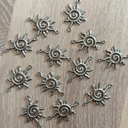 1 x Sonnen-Verbinder | in Silber | 35 x 25 mm | Für Mikromakramee, Schmuck & DIY‘s