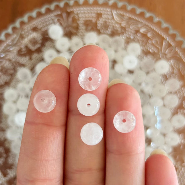 10 x Rondell Edelsteinperle aus weißer Jade | in Kristall | 5 x 8 mm | Für Mikromakramee, Schmuck & DIY‘s