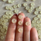 20 x Glasperle | in Cremeweiß/Hellgelb | 6 x 8 mm | Für Mikromakramee, Schmuck & DIY‘s