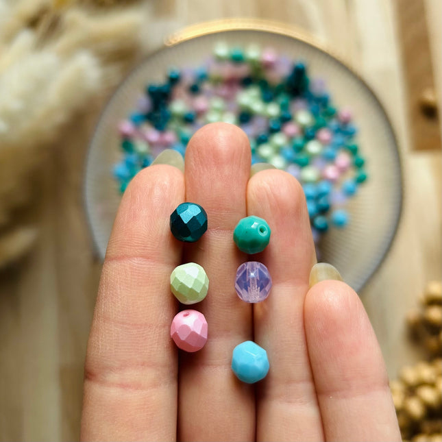 6 x Facettierte Glasperlen | in Bunt | 8mm | Für Mikromakramee, Schmuck & DIY‘s