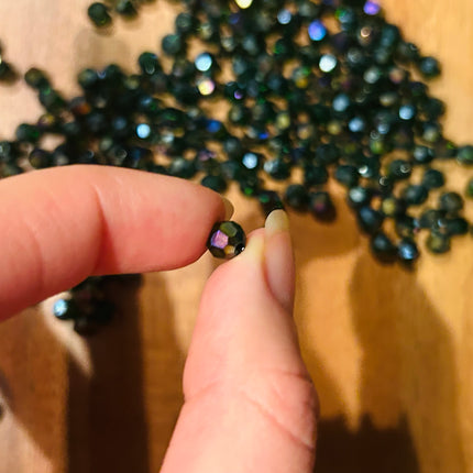 5 x Facettierte Glasperlen | in Grün-Galaxy | 6 mm | Für Mikromakramee, Schmuck & DIY‘s