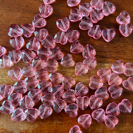 1 x Glänzende facettierte Herz-Perle | in Rosa-Pink | 10 x 10 mm | Für Mikromakramee, Schmuck & DIY‘s