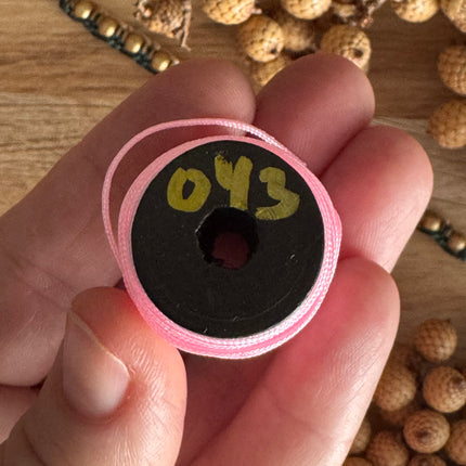 1 x 10 m Blush Pink (043) | Ungewachstes Polyestergarn 1 mm für Mikro Makramee | Schmuckherstellung DIY