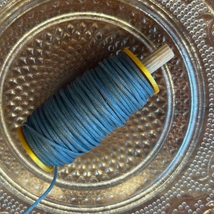 Jeansblau (CT19) |  geflochtenes & gewachstes Polyestergarn 1 mm | CT Point®| Mikromakramee Schmuckgarn