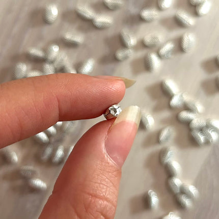 1 x Blatt-Perle | aus Zink | in Silber | 9 x 6 mm | Für Mikromakramee, Schmuck & DIY‘s