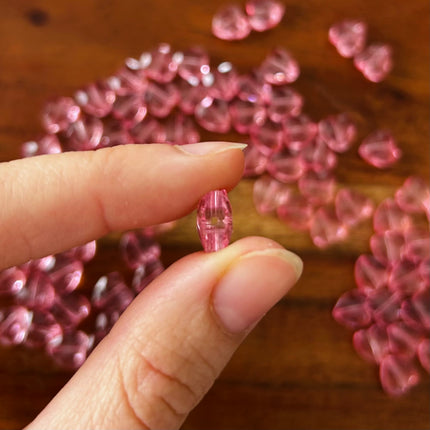 1 x Glänzende facettierte Herz-Perle | in Rosa-Pink | 10 x 10 mm | Für Mikromakramee, Schmuck & DIY‘s