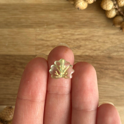 1 x Blatt-Perle aus Acryl | in Hellgrün | Für Mikro-Makramee, Schmuck & DIY‘s