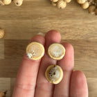 3 x flache, runde Perlen aus Keramik | in Hellbraun | Für Mikro-Makramee, Schmuck & DIY‘s