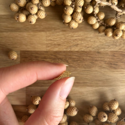 1 x Flügel-Anhänger | in Gold | Für Mikromakramee, Schmuck & DIY’s