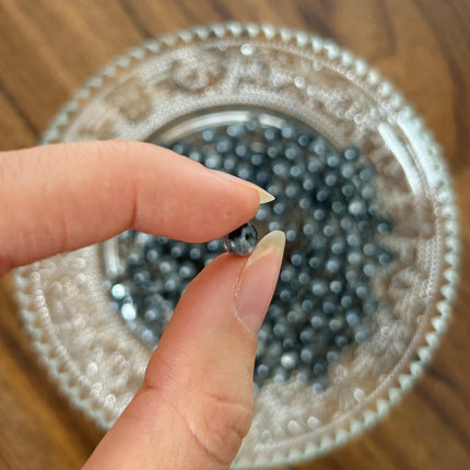 10 x Edelsteinperle aus Spektrolith | in Grau-Schwarz | 6 mm | Für Mikromakramee, Schmuck & DIY‘s