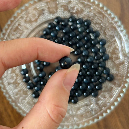 10 x Edelsteinperle aus Tigerauge | in Dunkelblau | 8 mm | Für Mikromakramee, Schmuck & DIY‘s