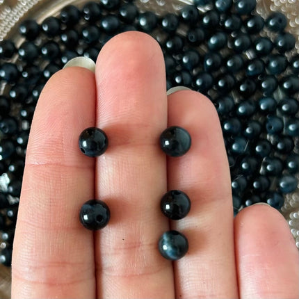 10 x Edelsteinperle aus Tigerauge | in Dunkelblau | 6 mm | Für Mikromakramee, Schmuck & DIY‘s