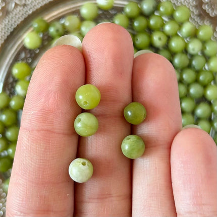 10 x Natursteinperle aus südlicher Jade | in Olivgrün | 6 mm | Für Mikromakramee, Schmuck & DIY‘s