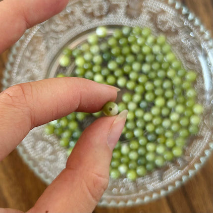 10 x Natursteinperle aus südlicher Jade | in Olivgrün | 6 mm | Für Mikromakramee, Schmuck & DIY‘s