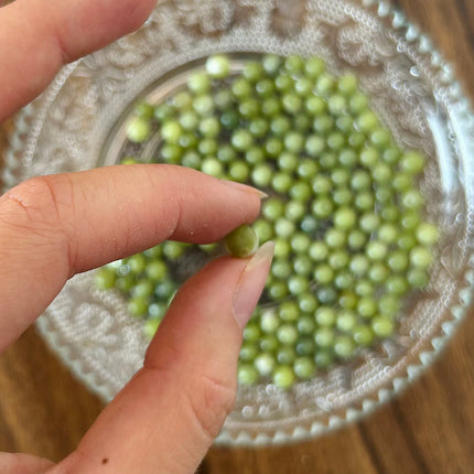10 x Natursteinperle aus südlicher Jade | in Olivgrün | 6 mm | Für Mikromakramee, Schmuck & DIY‘s