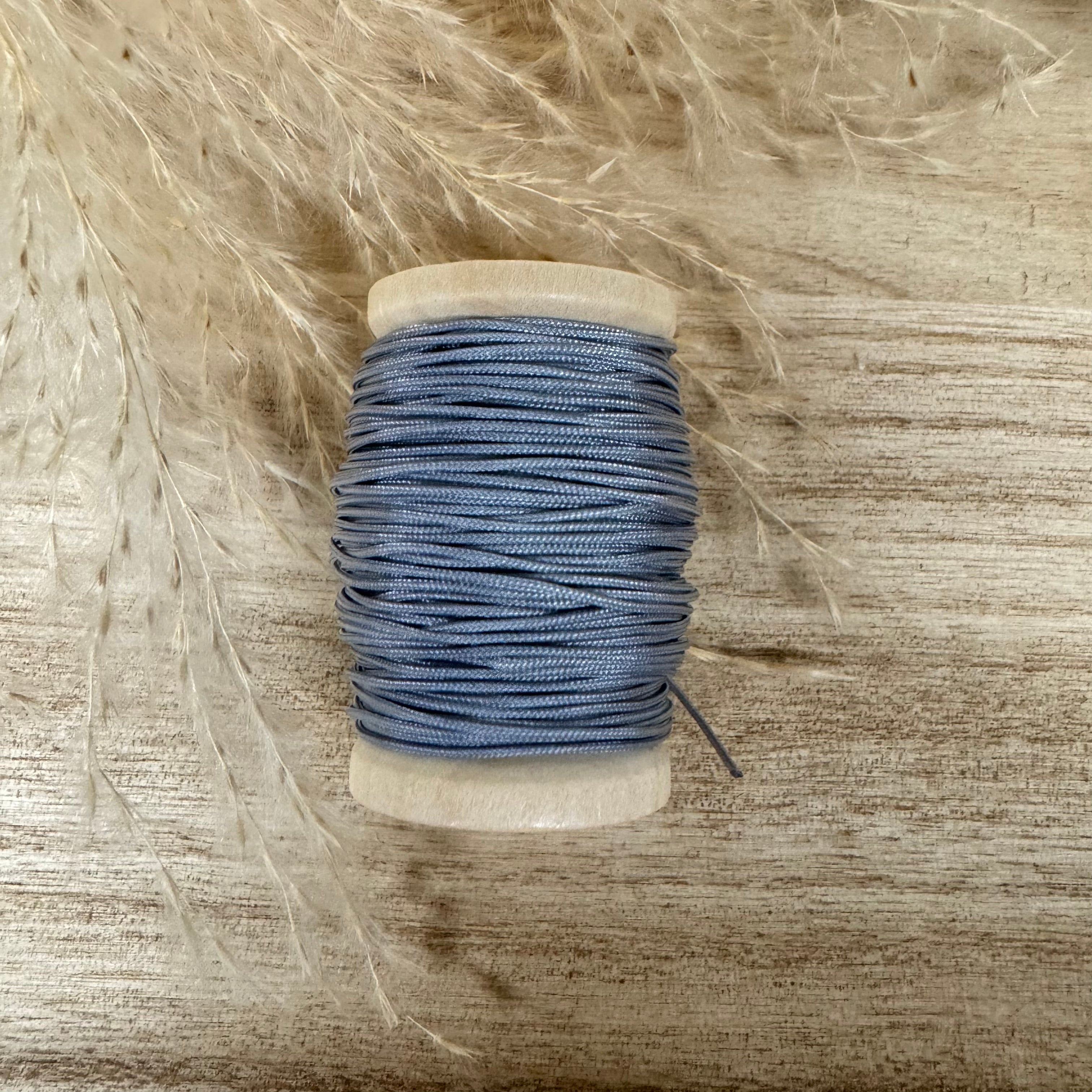 Graues ungewachstes Nylon Garn 1 mm für Makramee Schmuckherstellung  DIY