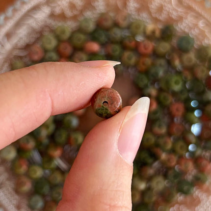 10 x Rondell Perle aus Unakit | Grün-Rosa | 5 x 8 mm | Für Mikromakramee, Schmuck & DIY‘s
