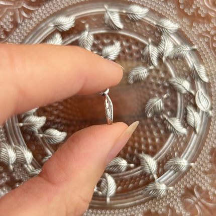 1 x Blatt Anhänger | in Silber | 14 x 7 mm | Für Mikromakramee, Schmuck & DIY‘s