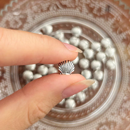 1 x Venusmuschel Perle | in Silber | 8 x 8 mm | Für Makramee, Schmuck & DIY‘s