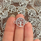 1 x Runder Lebensbaum-Verbinder | in Silber | 22 x 15 mm | Für Mikromakramee, Schmuck & DIY‘s