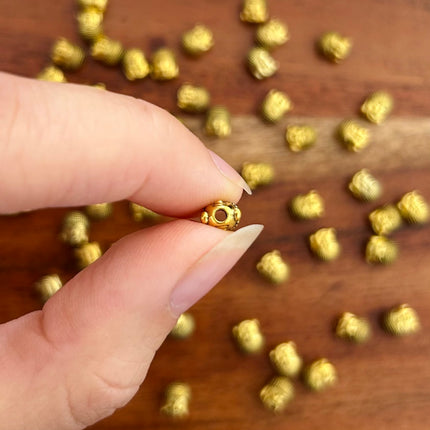 1 x Buddhakopf-Perle | in Gold | 7 x 6 mm | Für Mikromakramee, Schmuck & DIY‘s
