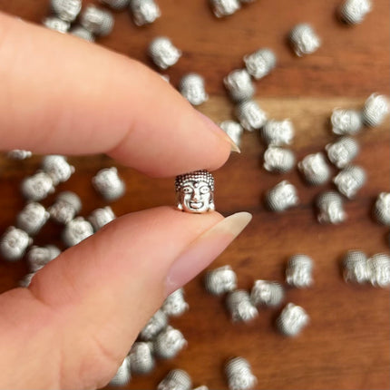 1 x Buddhakopf-Perle | in Silber | 7 x 6 mm | Für Mikromakramee, Schmuck & DIY‘s